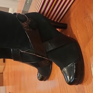 Excellent condition black suede knee boots with patent detail, Size 39